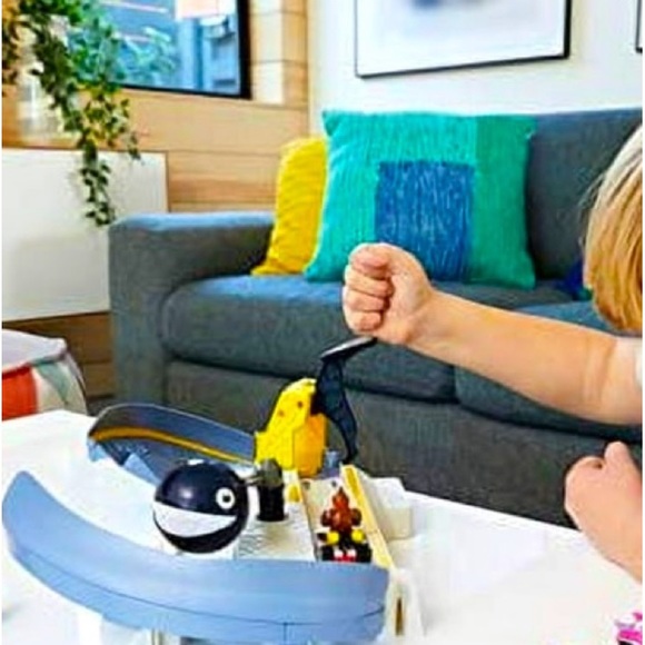 Mattel Hot Wheels Super Mario Kart Chain Chomp Track Set. - Picture 4 of 14